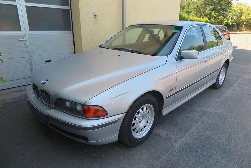 Silber Gebraucht 1996 BMW 520 Limousine | 1.500 € (Superpreis) - Bild 1/4