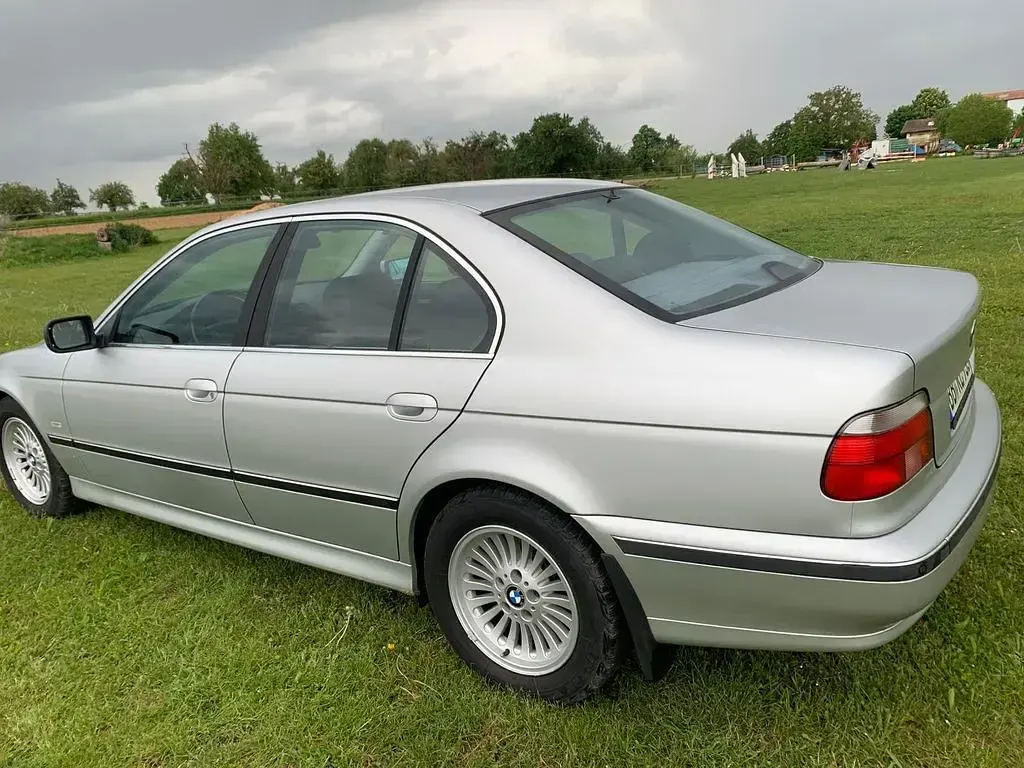 Używany BMW 520 150 KM (110 kW) 1999 Srebrny Sedan/Limuzyna
