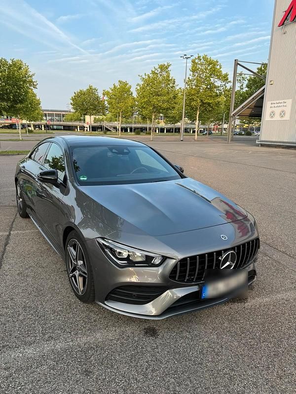 Grau Gebraucht 2020 Mercedes CLA200 Coupé | 27.000 € (Fairer Preis) - Bild 1/4