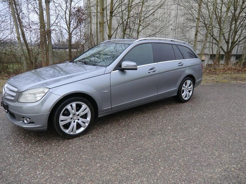 Grau Gebraucht 2010 Mercedes C250 Kombi | 5.999 € (Fairer Preis) - Bild 1/4