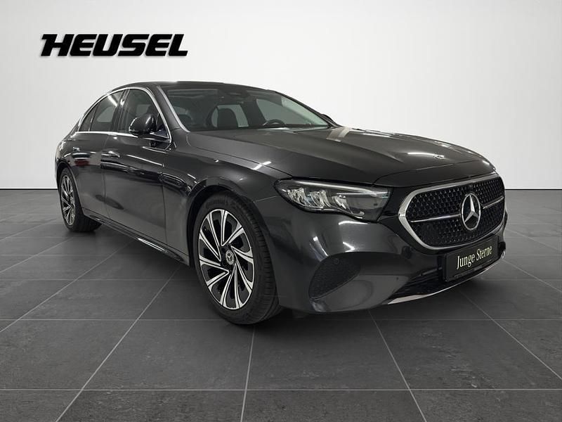 Gebraucht Mercedes E200 Avantgarde 204 PS (150 kW) 2023 Metalliclack graphitgrau Limousine