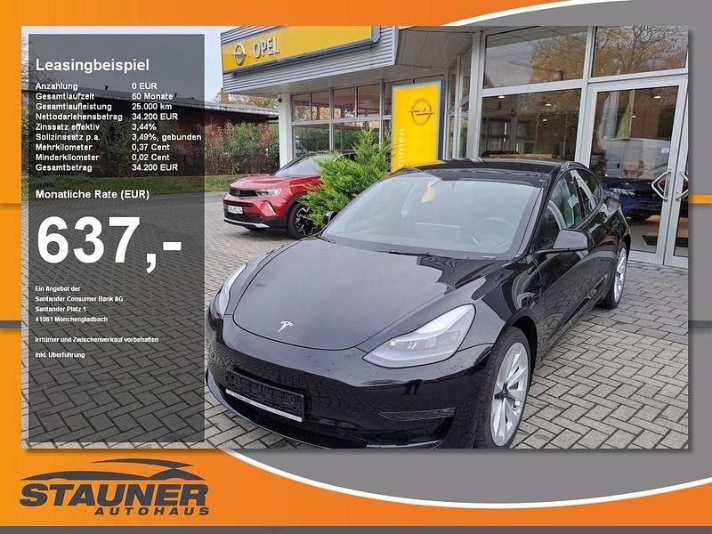 Solid schwarz Neu 2025 Tesla Model 3 Limousine | 41.980 € (Etwas zu teuer) - Bild 1/4