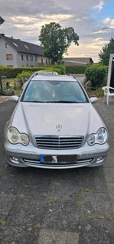 Silber Gebraucht 2004 Mercedes C230 Kombi | 3.800 € (Fairer Preis) - Bild 1/4