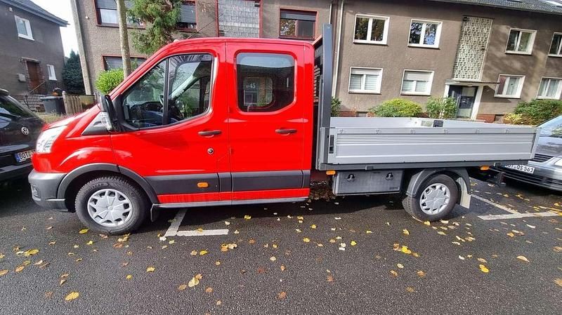 Gebraucht Ford Transit 131 PS (96 kW) 2020 Rot Limousine