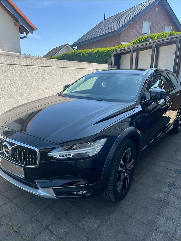 Schwarz Gebraucht 2019 Volvo V90 CC Kombi | 27.500 € (Superpreis) - Bild 1/4