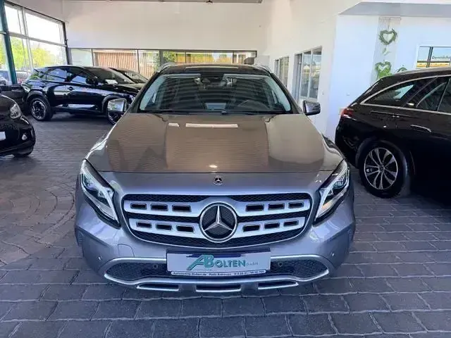 Gebraucht Mercedes GLA200 Urban 156 PS (114 kW) 2019 Grau SUV