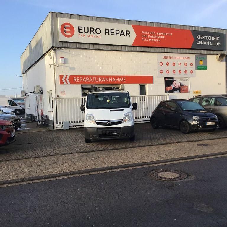 Gebraucht Opel Vivaro 114 PS (83 kW) 2010 Weiß Van / Kleinbus