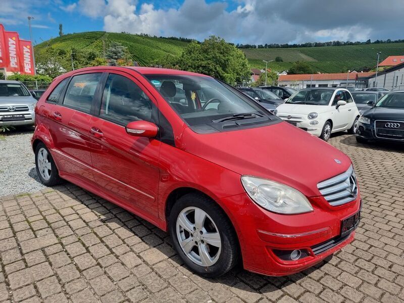 Rot Gebraucht 2006 Mercedes B200 Van / Kleinbus | 1.400 € (Guter Preis) - Bild 1/4