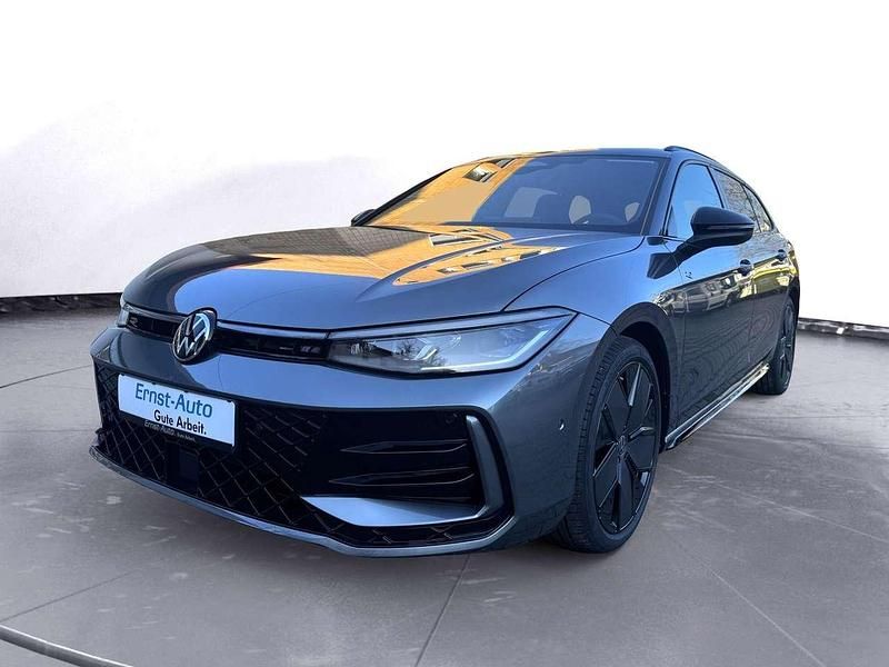 Neu VW Passat R-line 193 PS (141 kW) 2025 Diabasgrau metallic Kombi