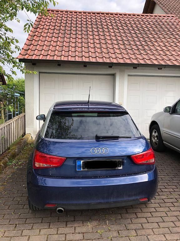 Gebraucht Audi A1 Ambition 90 PS (66 kW) 2012 Blau Kleinwagen