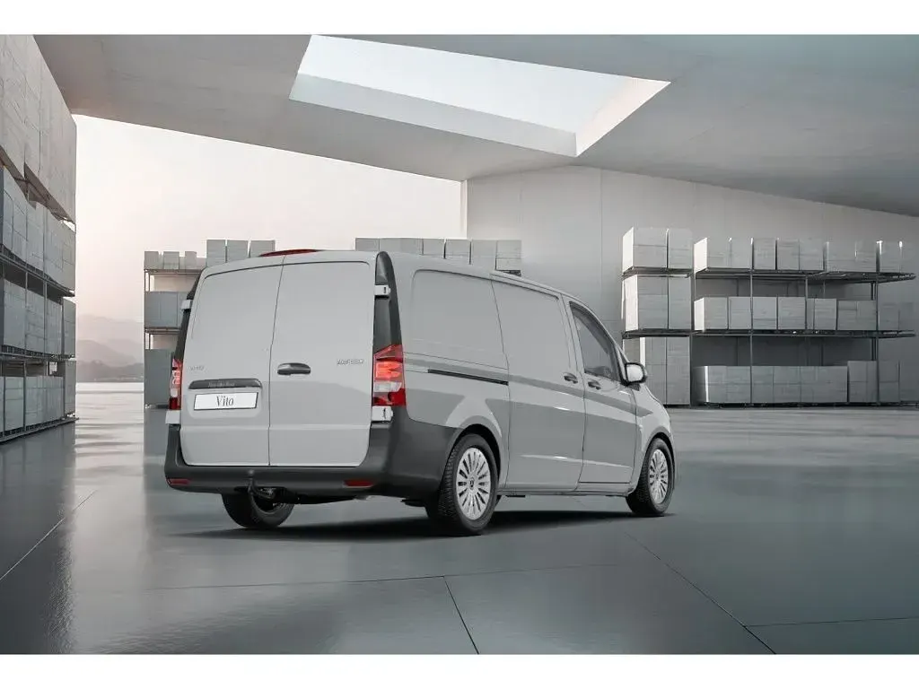Gebraucht Mercedes Vito 163 PS (119 kW) 2025 Grau Van