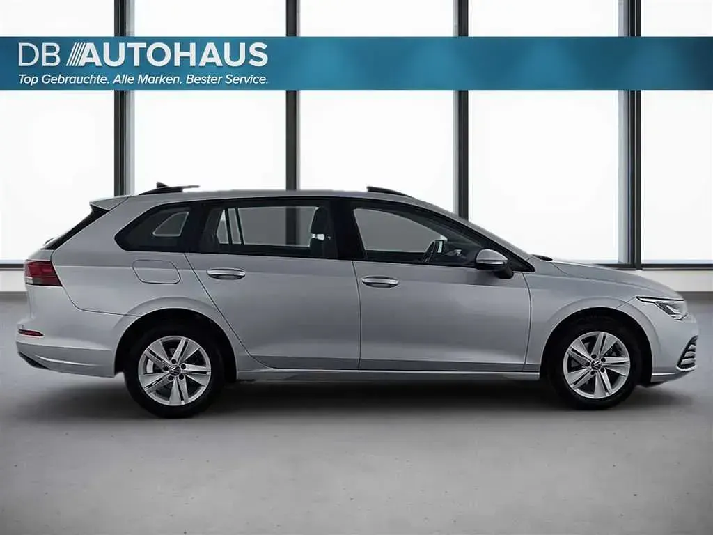 Gebraucht VW Golf VIII Life 110 PS (80 kW) 2022 Silber Kombi