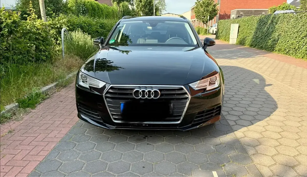 Gebraucht Audi A4 150 PS (110 kW) 2018 Schwarz Kombi