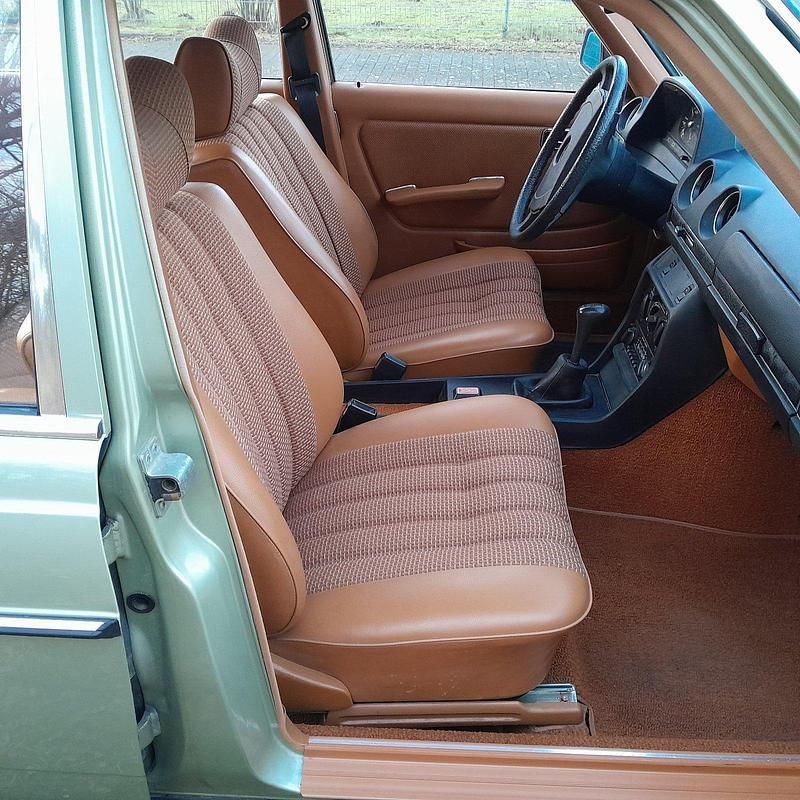Gebraucht Mercedes 250 129 PS (94 kW) 1978 Limousine