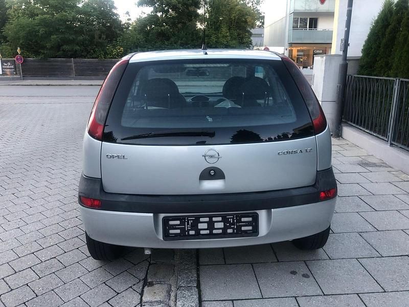 Gebraucht Opel Corsa 75 PS (55 kW) 2001 Silber Kleinwagen