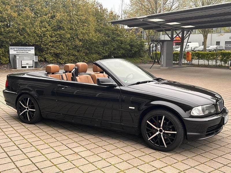 Gebraucht BMW 318 Cabriolet 143 PS (105 kW) 2002 Schwarz Cabrio