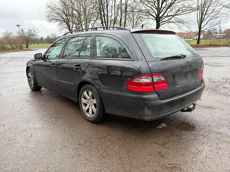 Gebraucht Mercedes E220 170 PS (125 kW) 2007 Schwarz Kombi