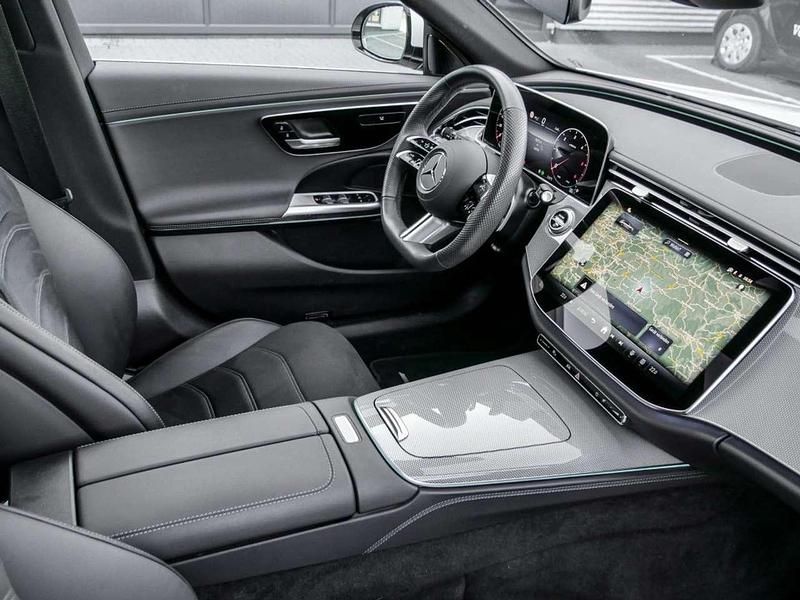 Gebraucht Mercedes E220 AMG 197 PS (144 kW) 2024 Weiss manufaktur opalithweiß b Kombi