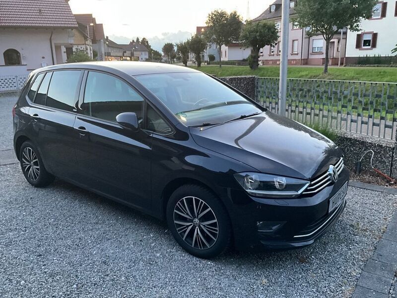 Schwarz Gebraucht 2016 VW Golf VII Allstar Limousine | 11.490 € (Guter Preis) - Bild 1/4
