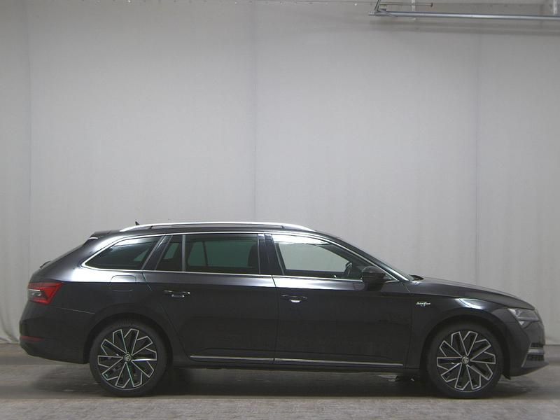 Schwarz Gebraucht 2022 Skoda Superb LAURIN & KLEMENT Kombi | 19.990 € (Superpreis) - Bild 1/4