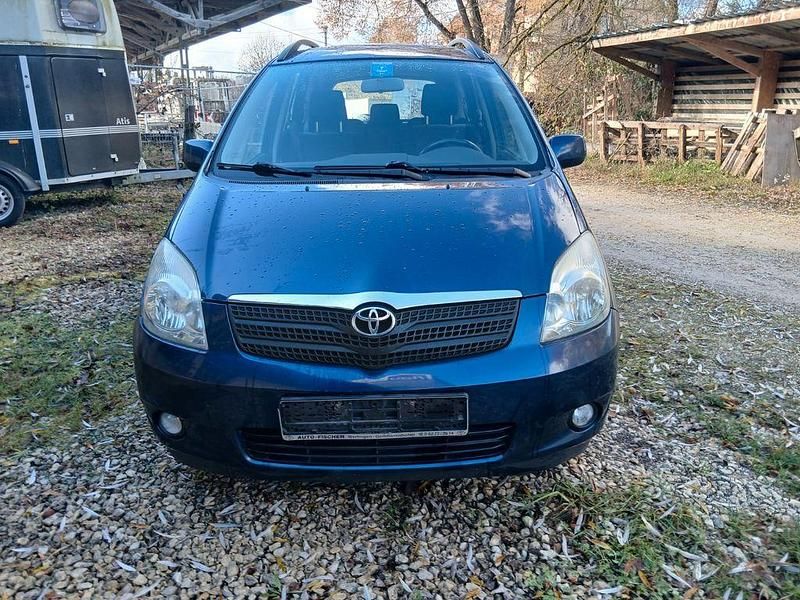 Blau Gebraucht 2002 Toyota Corolla Verso Sol Van / Kleinbus | 1.650 € (Superpreis) - Bild 1/4