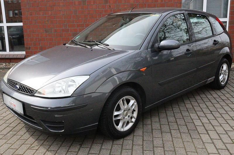 Gebraucht Ford Focus Finesse 101 PS (74 kW) 2002 Grau Limousine