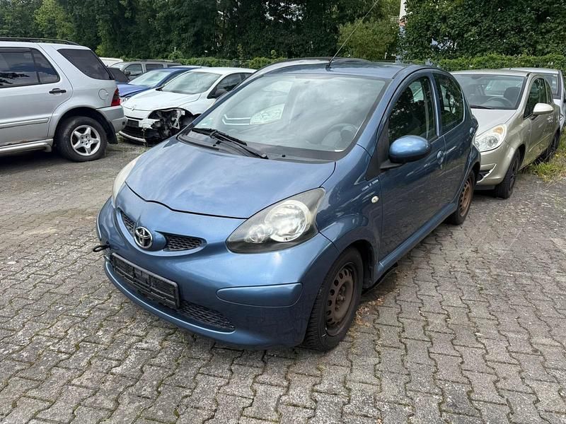 Grau Gebraucht 2008 Toyota Aygo Kleinwagen | 850 € (Guter Preis) - Bild 1/4