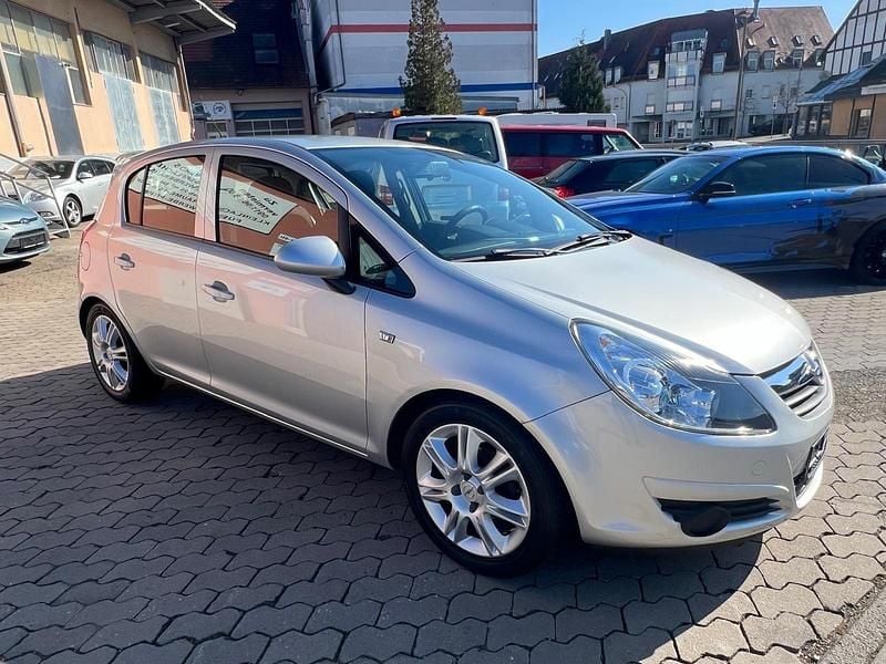 Gebraucht Opel Corsa Edition 80 PS (58 kW) 2008 Silber Kleinwagen