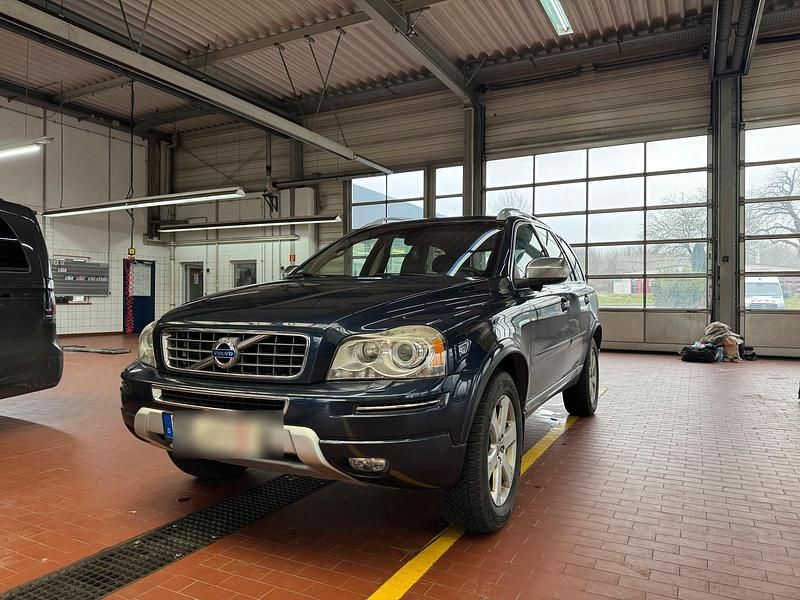 Blau Gebraucht 2013 Volvo XC90 Executive SUV | 22.999 € - Bild 1/4