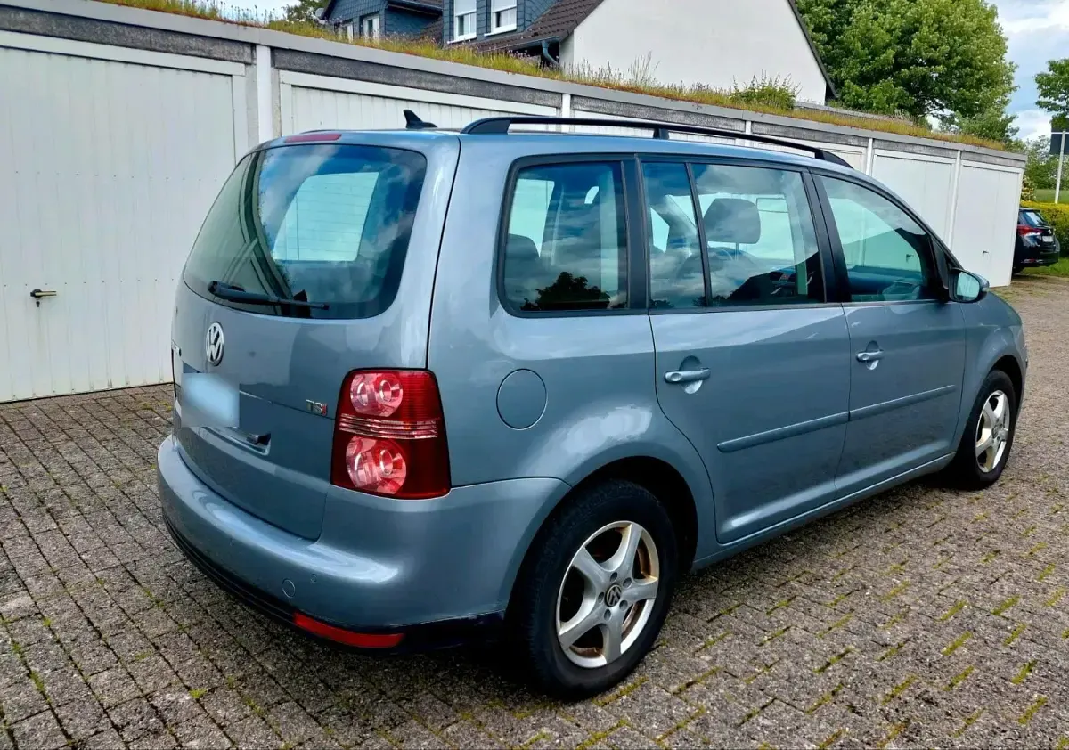 Gebraucht VW Touran 140 PS (102 kW) 2010 Grau Van / Kleinbus