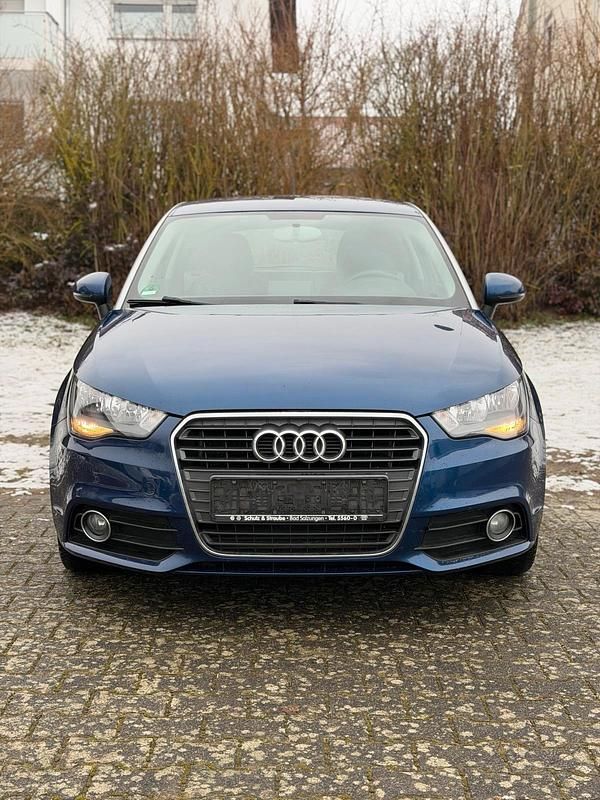 Gebraucht Audi A1 Ambition 105 PS (77 kW) 2011 Blau Kleinwagen