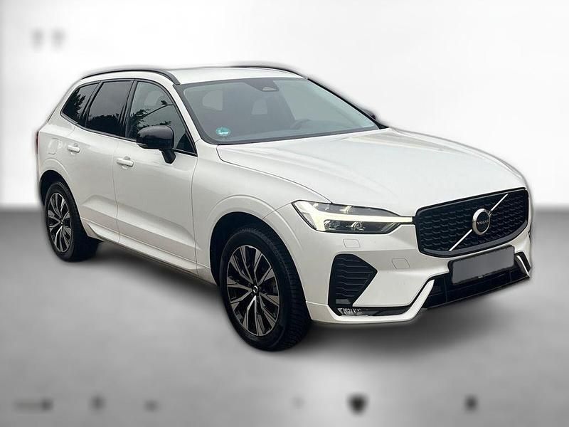 Gebraucht Volvo XC60 Plus 250 PS (183 kW) 2024 Weiß metallic SUV