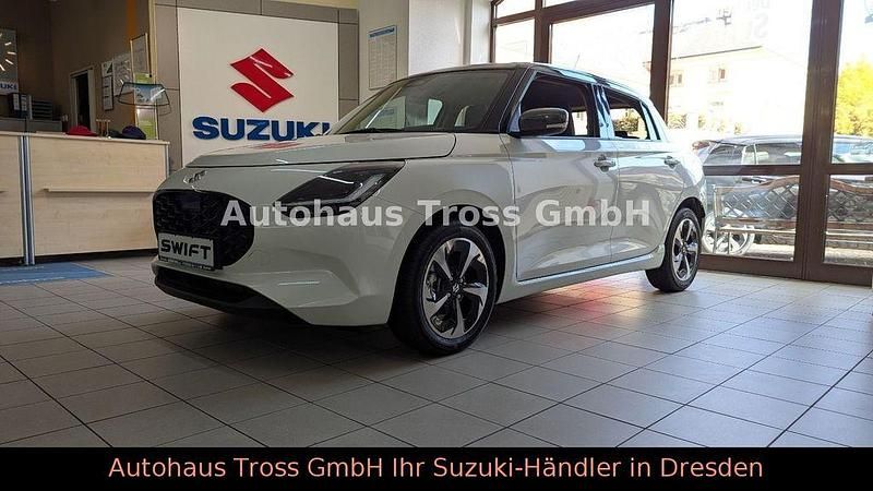 Weiß Neu 2025 Suzuki Swift Comfort Kleinwagen | 19.490 € - Bild 1/4