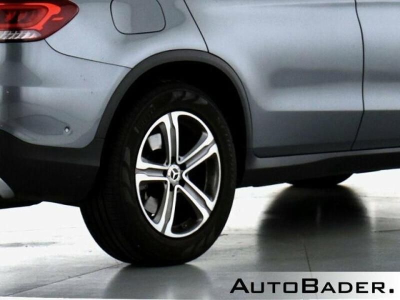 Gebraucht Mercedes GLC220 Exclusive 194 PS (142 kW) 2022 992 lack selenitgrau (metallic) SUV