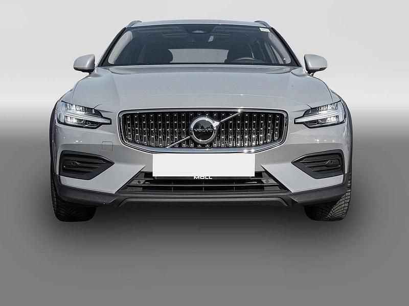 Gebraucht Volvo V60 CC Plus 197 PS (144 kW) 2024 Grau Kombi