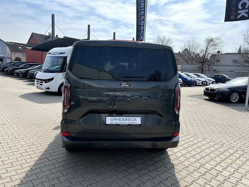 Nowe Ford Tourneo Titanium X 170 KM (125 kW) 2025 Szary Minivan