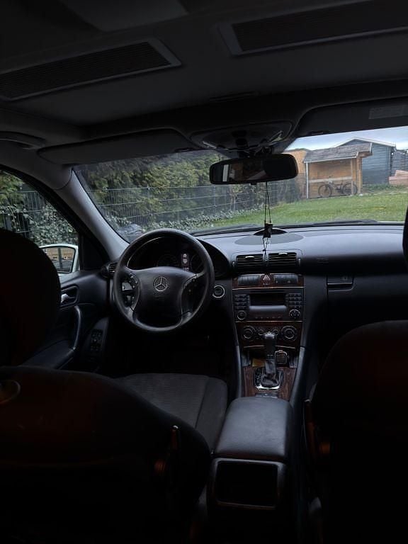 Gebraucht Mercedes C220 Classic 150 PS (110 kW) 2007 Silber Limousine