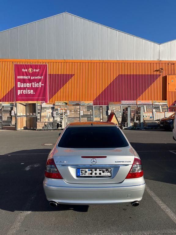 Gebraucht Mercedes E200 184 PS (135 kW) 2007 Silber Limousine
