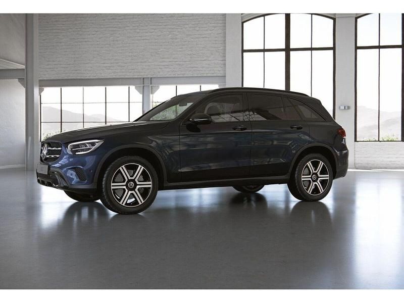 Gebraucht Mercedes GLC300e Night 194 PS (142 kW) 2021 Blau cavansitblau (metallic) SUV