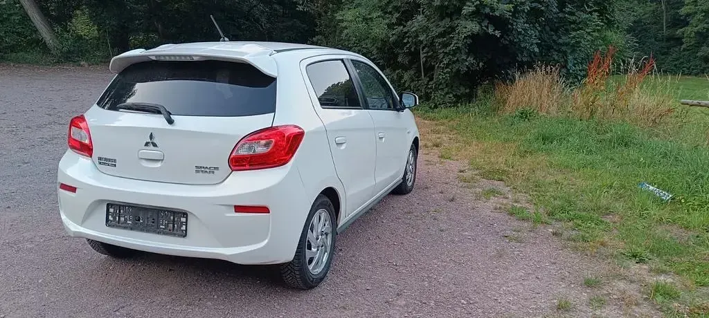 Gebraucht Mitsubishi Space Star Plus 71 PS (52 kW) 2016 Weiß Kleinwagen