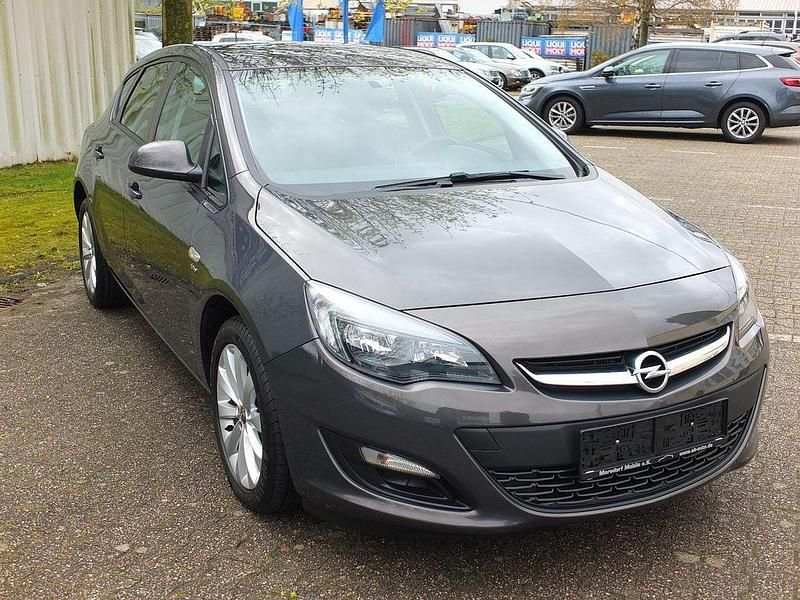 Gebraucht Opel Astra Active 101 PS (74 kW) 2013 Grau Limousine