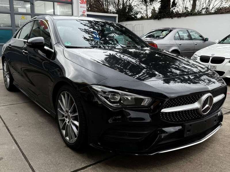 Schwarz Gebraucht 2019 Mercedes CLA200 Limousine | 29.900 € (Teuer) - Bild 1/4