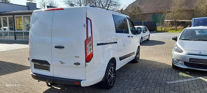 Second-hand Ford Transit 131 CP (96 kW) 2018 Alb Monovolum