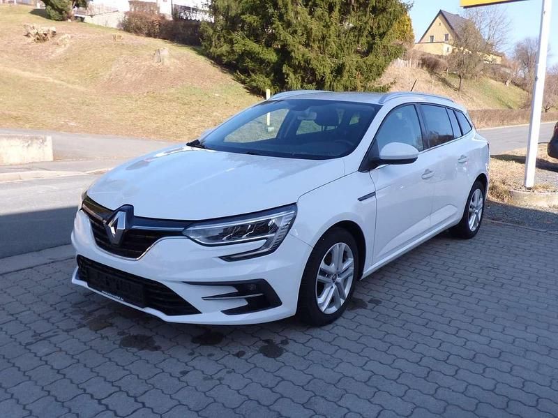Gletscherweiss Gebraucht 2021 Renault Mégane GrandTour Zen Kombi | 15.600 € (Fairer Preis) - Bild 1/4