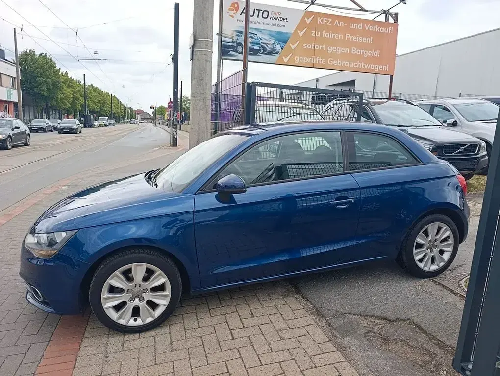 Gebraucht Audi A1 Ambition 86 PS (63 kW) 2011 Blau Kleinwagen