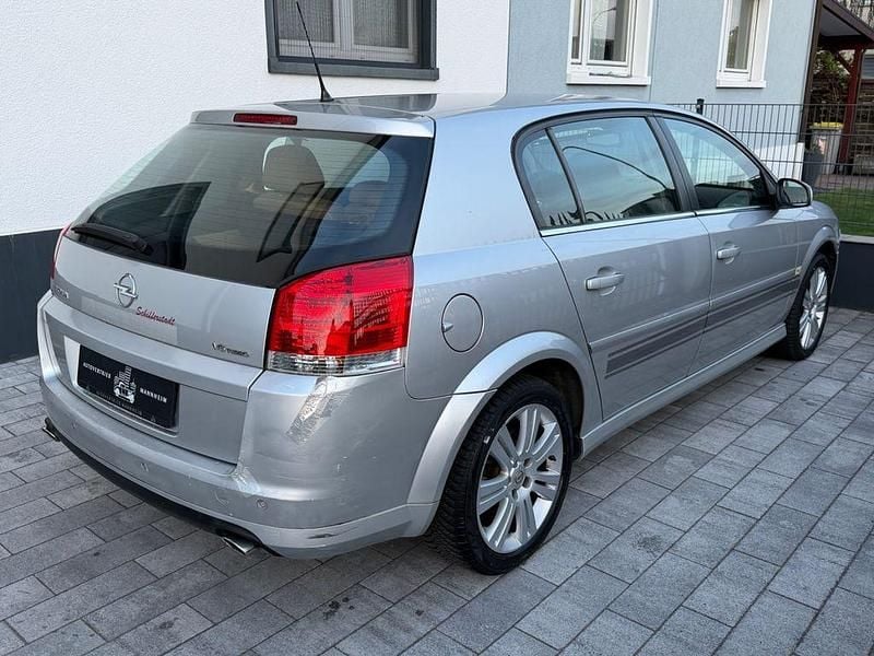 Gebraucht Opel Signum Edition 230 PS (169 kW) 2005 Starsilber iii m2 Kleinwagen