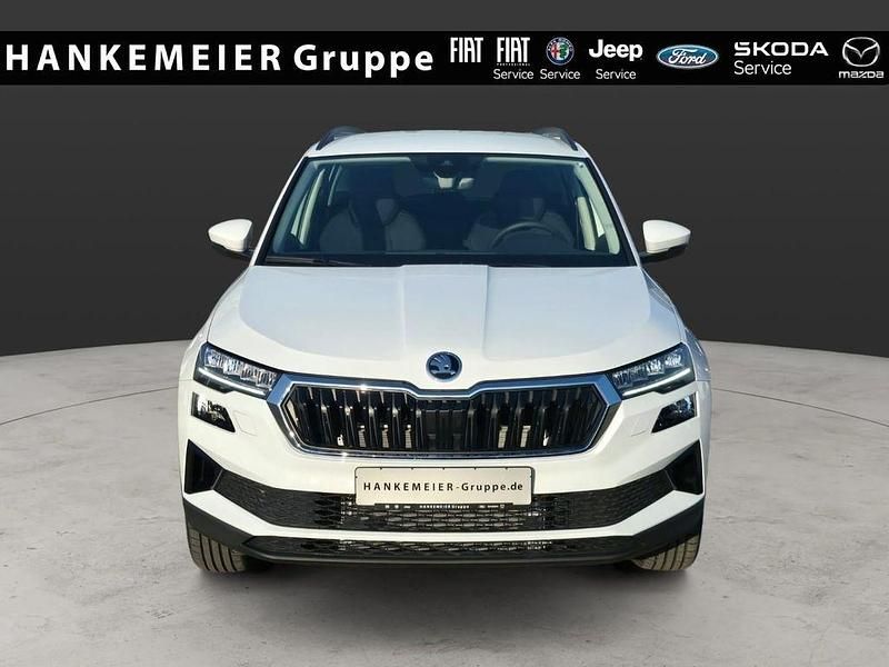 Neu Skoda Karoq Selection 150 PS (110 kW) 2025 Moonweiß perleffekt SUV