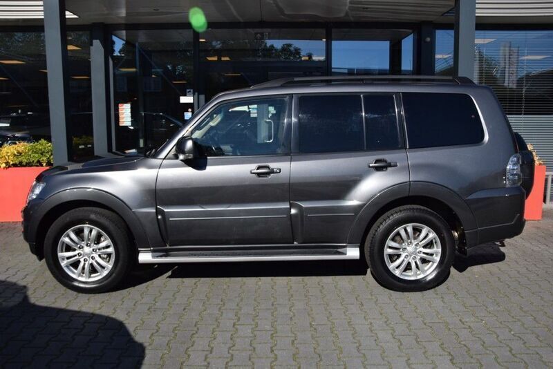 Gebraucht Mitsubishi Pajero 190 PS (139 kW) 2017 Grau SUV