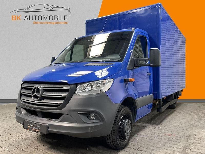 Blau Gebraucht 2020 Mercedes Sprinter Van | 28.900 € (Teuer) - Bild 1/4