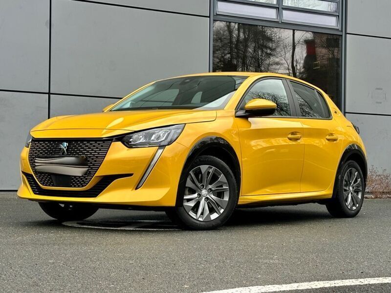 Gelb Gebraucht 2021 Peugeot e-208 Active Kleinwagen | 11.911 € (Guter Preis) - Bild 1/4